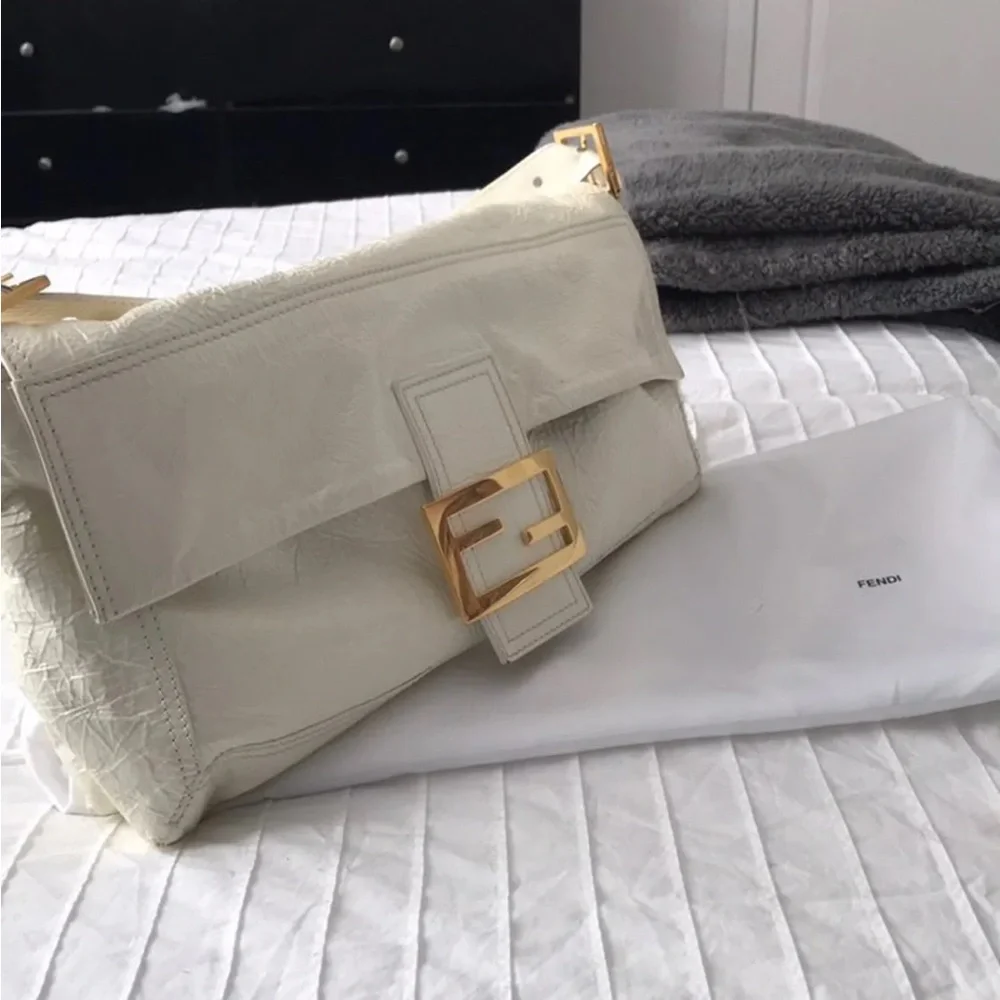 AUTH RARE Fendi XL Baguette white patent leather 2way Shoulder Bag oversized
